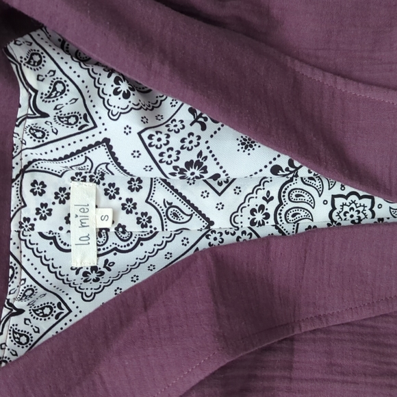 Boutique Blazer - Picture 2 of 4